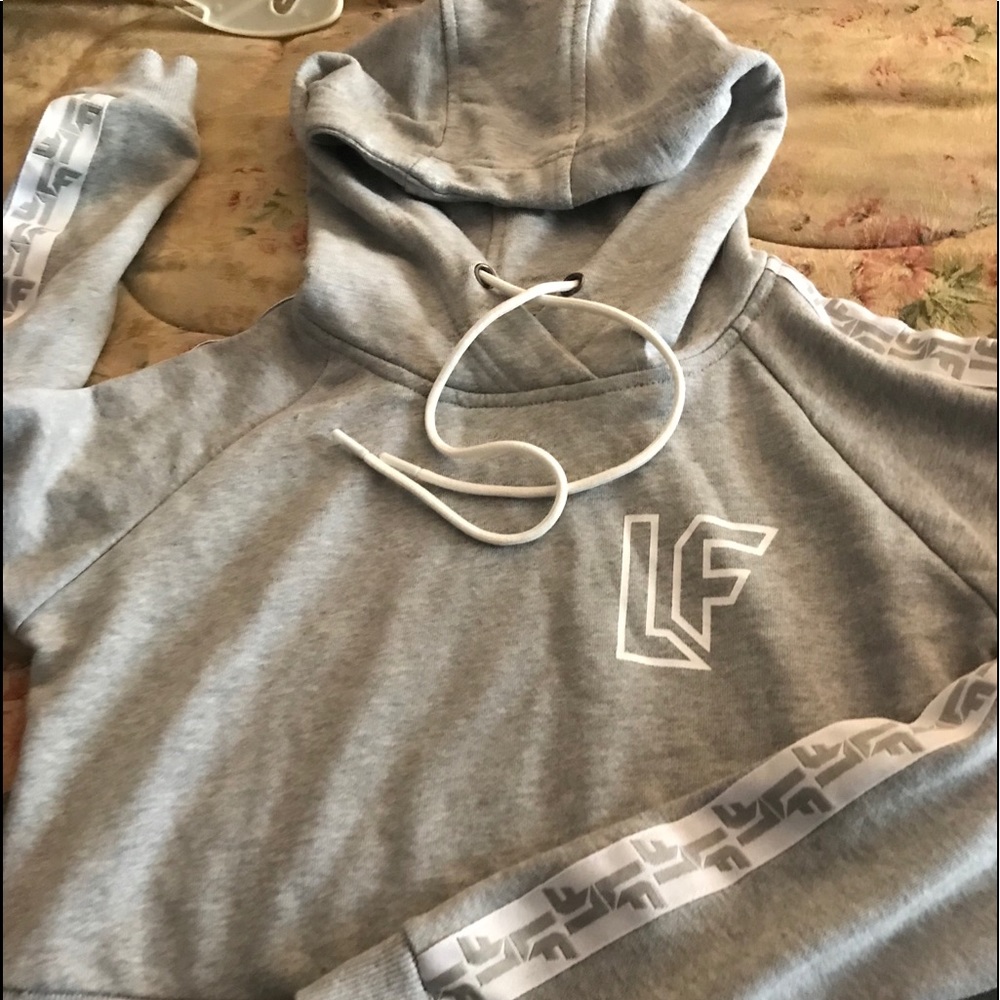LF Brand Tracker Cropped Hoodie size XS